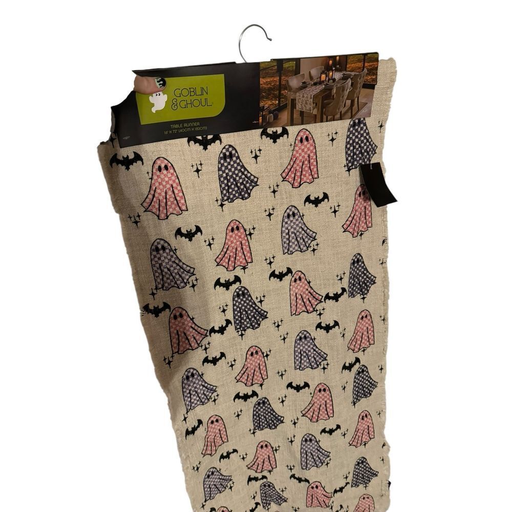 Goblin & Ghoul‎ Ghost Table Runner